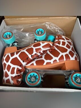 PERZCARE Brown Giraffe-Print Roller Skates - Women